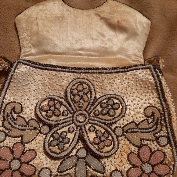 Vintage hand beaded purse made in France. - Picture 5 of 6